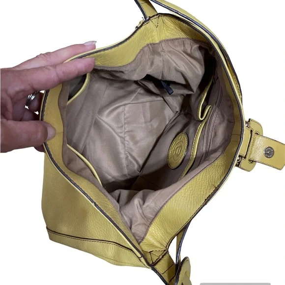 ETIENNE AIGNER Woman’s Leather Yellow Shoulder Bag With Gold Hardware - Picture 7 of 16